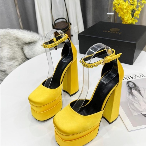 Yellow Platform Luxury size 8.5 Heels - Picture 9 of 11